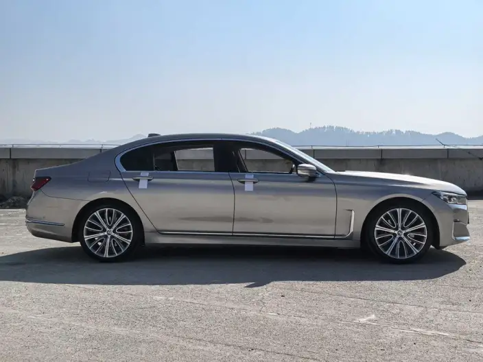 BMW 7 Series 2021 Model 740Li Leading Model Luxury Set – фото 7