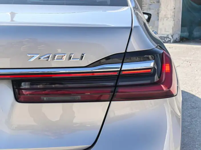 BMW 7 Series 2021 Model 740Li Leading Model Luxury Set – фото 9