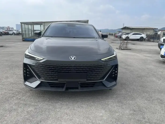 Changan UNI-V 2022 Model 1.5T Noble Model – фото 2