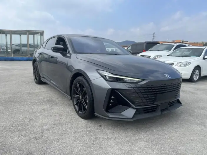 Changan UNI-V 2022 Model 1.5T Noble Model – фото 3