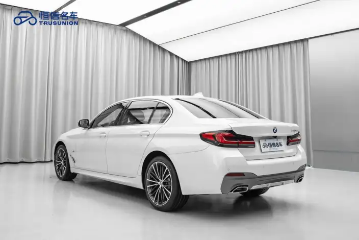 BMW 5 Series 2022 Model 530Li Leading Model M Sports Set – фото 4