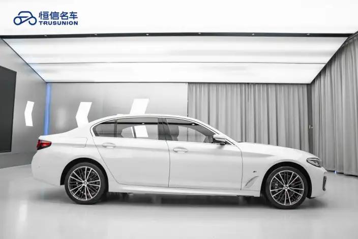 BMW 5 Series 2022 Model 530Li Leading Model M Sports Set – фото 7