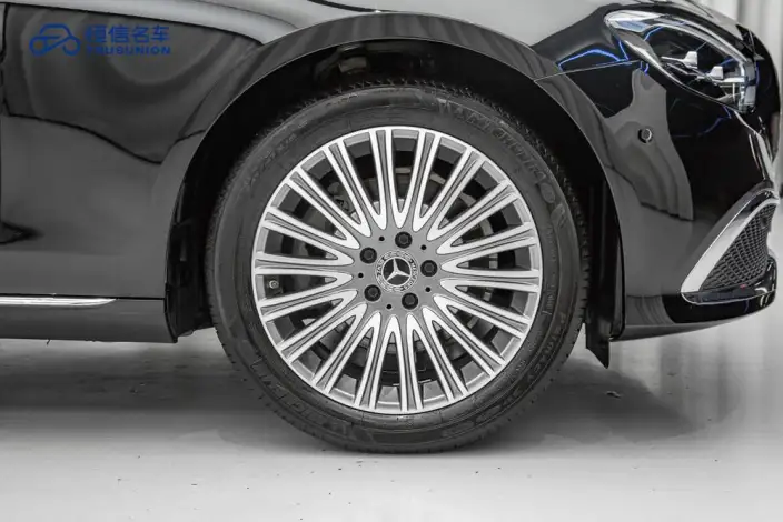 Mercedes-Benz E-Class 2023 Model E 300 L Luxury Model sedan – фото 9