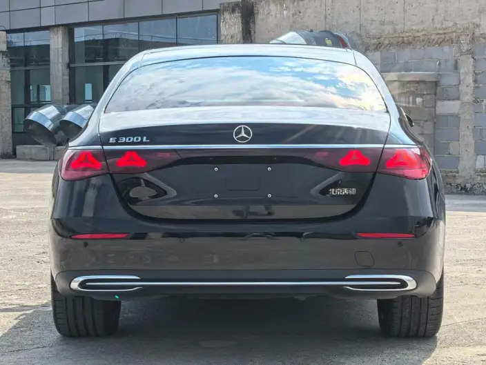 Mercedes-Benz E-Class 2024 Model E 300 L Fashion Model sedan – фото 5