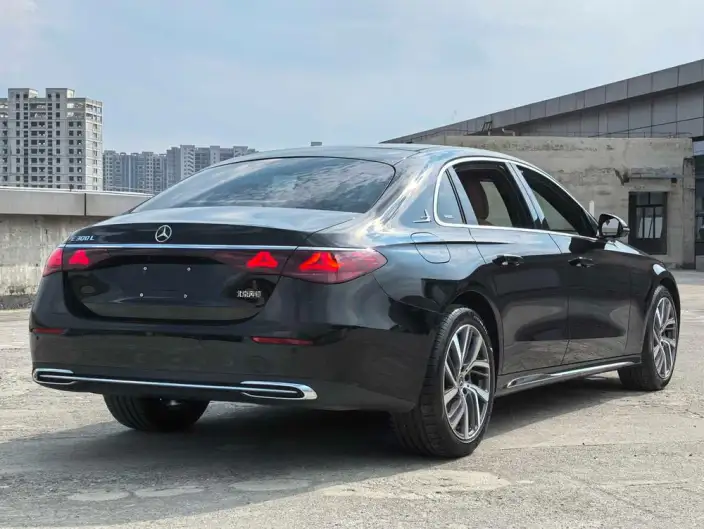 Mercedes-Benz E-Class 2024 Model E 300 L Fashion Model sedan – фото 6