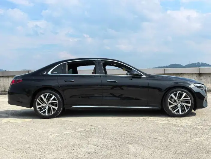 Mercedes-Benz E-Class 2024 Model E 300 L Fashion Model sedan – фото 7