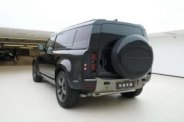 Land Rover Defender 2024 Model 110 3.0T P400 X-Dynamic HSE – фото 4
