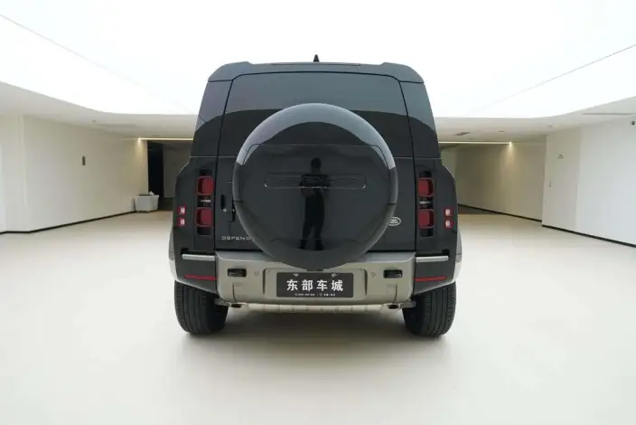 Land Rover Defender 2024 Model 110 3.0T P400 X-Dynamic HSE – фото 5