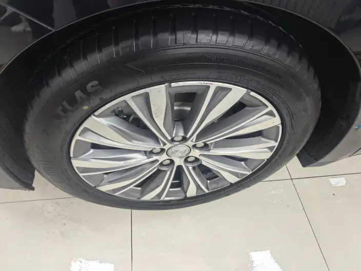 Hongqi E-QM5 2024 Model 610KM PLUS Edition 100kW – фото 8