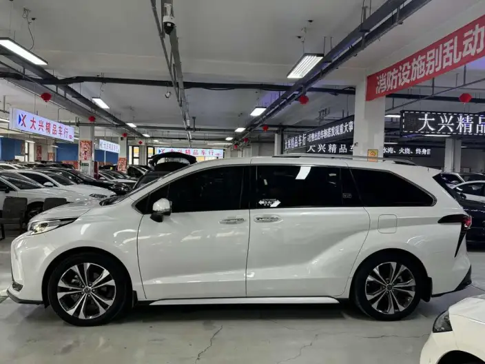 Granvia 2023 Model Intelligent Hybrid 2.5L Noble PLUS – фото 4