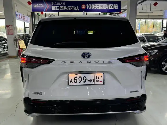 Granvia 2023 Model Intelligent Hybrid 2.5L Noble PLUS – фото 6