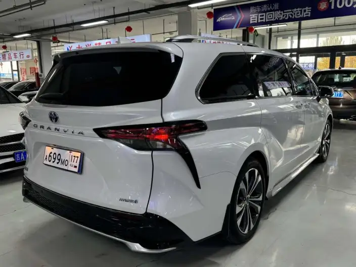 Granvia 2023 Model Intelligent Hybrid 2.5L Noble PLUS – фото 7