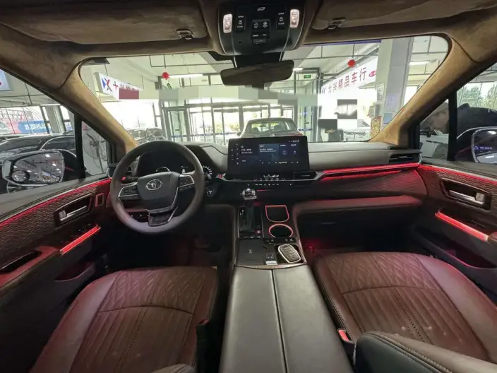 Granvia 2023 Model Intelligent Hybrid 2.5L Noble PLUS – фото 8