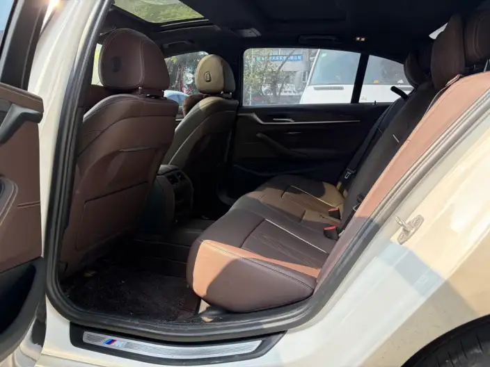 BMW 5 Series 2023 Model 530Li xDrive M Sports Set – фото 9