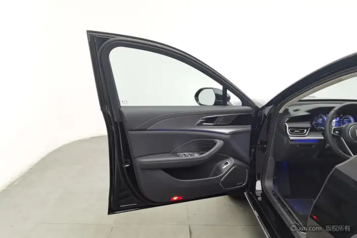 Hongqi H5 2024 Model 2.0T Automatic Flag Enjoy Edition – фото 21