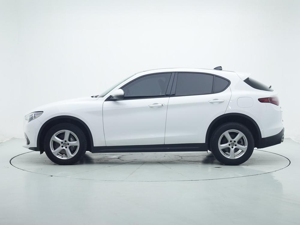 Al f a Romeo Stelvio 2017 модификация 2.0T 200HP Elite Edition