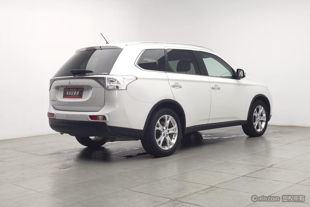 Mitsubishi Outlander Imported 2014 2.4L 4WD Luxury Value Edition 7 seat