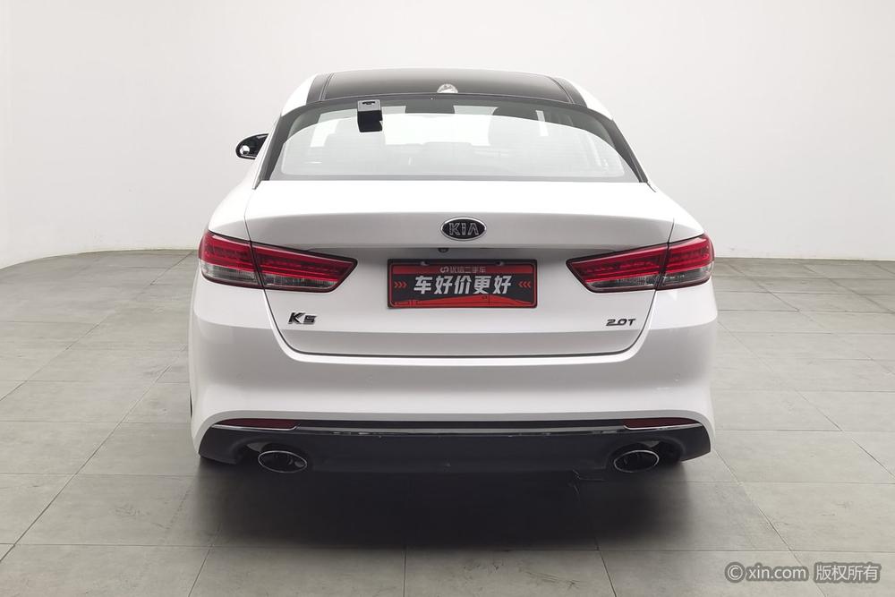 Kia K5 2016 2.0L автоматическое LUX