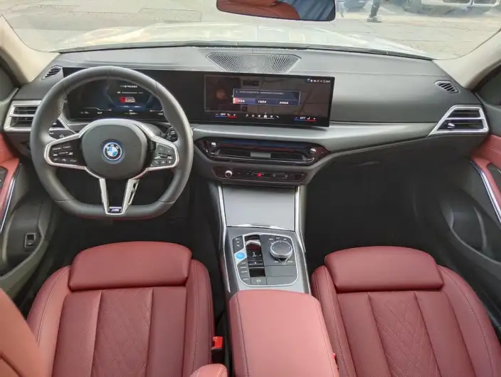 BMW i3 2026 Model eDrive35L – фото 8