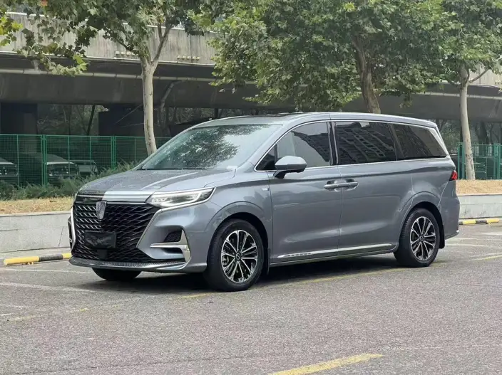 Roewe iMAX8 2022 Model 400TGI Zunrong Edition