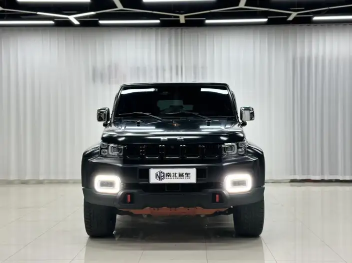 BAIC BJ40 2021 Model 2.0D Automatic 4WD Blade Hero Edition Warrior Model front and rear electronic control locks