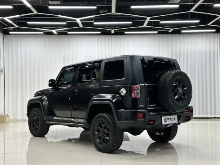 BAIC BJ40 2021 Model 2.0D Automatic 4WD Blade Hero Edition Warrior Model front and rear electronic control locks – фото 5
