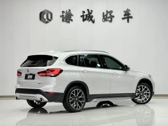 BMW X1 2022 Model xDrive25Li Exclusive Model – фото 7