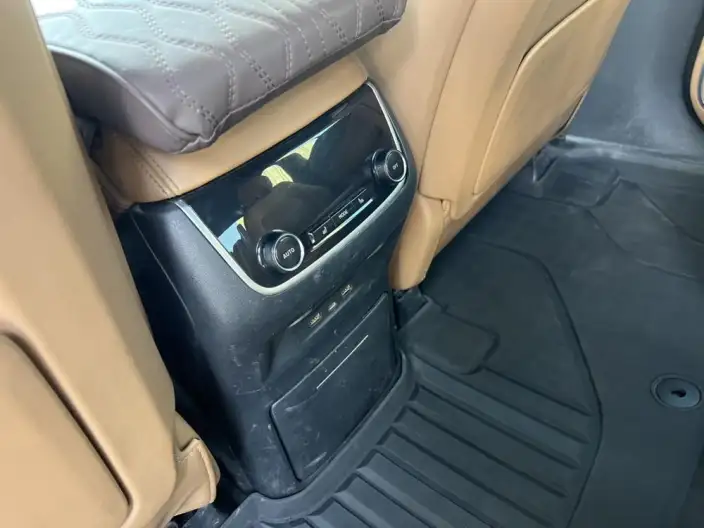 Li Auto ONE 2021 Model Extended Range 6 seat Edition – фото 6