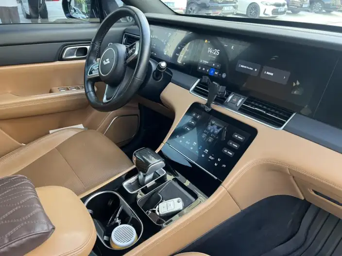 Li Auto ONE 2021 Model Extended Range 6 seat Edition – фото 8