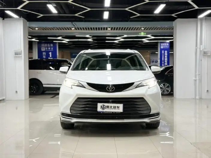 Toyota Sienna 2024 Model Hybrid 2.5L Zhen Xiang Premium Edition – фото 2