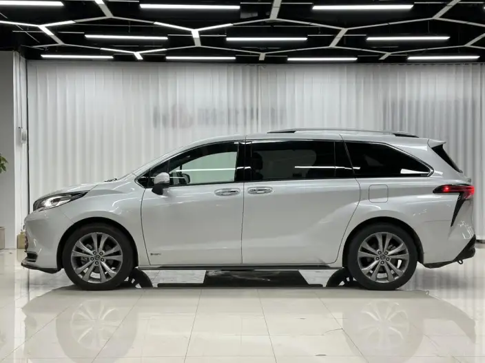Toyota Sienna 2024 Model Hybrid 2.5L Zhen Xiang Premium Edition – фото 3