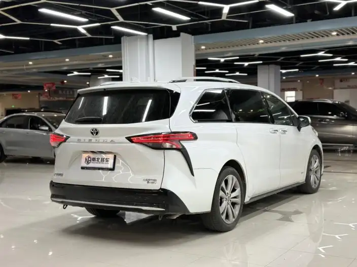 Toyota Sienna 2024 Model Hybrid 2.5L Zhen Xiang Premium Edition – фото 4