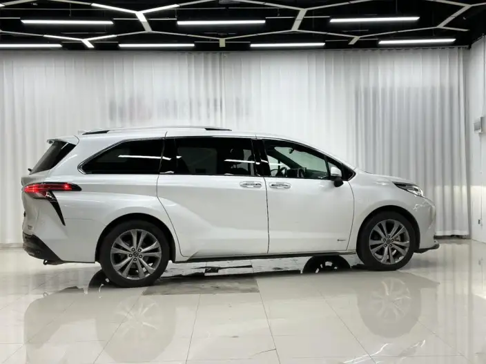 Toyota Sienna 2024 Model Hybrid 2.5L Zhen Xiang Premium Edition – фото 5