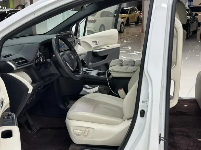 Toyota Sienna 2024 Model Hybrid 2.5L Zhen Xiang Premium Edition – фото 10