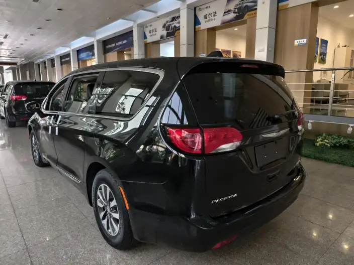Grand Voyager PHEV import 2019 Model 3.6L Plug-in hybrid version