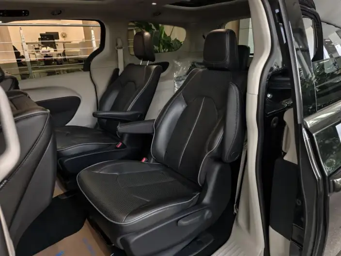Grand Voyager PHEV import 2019 Model 3.6L Plug-in hybrid version – фото 8