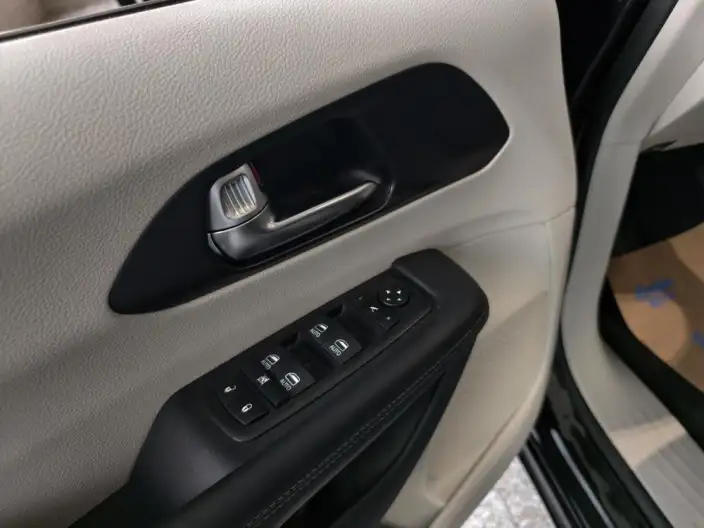 Grand Voyager PHEV import 2019 Model 3.6L Plug-in hybrid version – фото 9