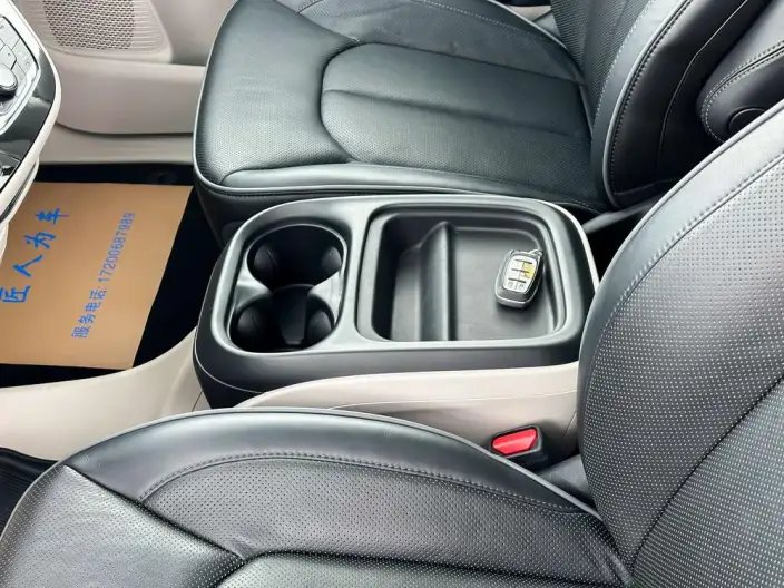 Grand Voyager PHEV import 2019 Model 3.6L Plug-in hybrid version – фото 5