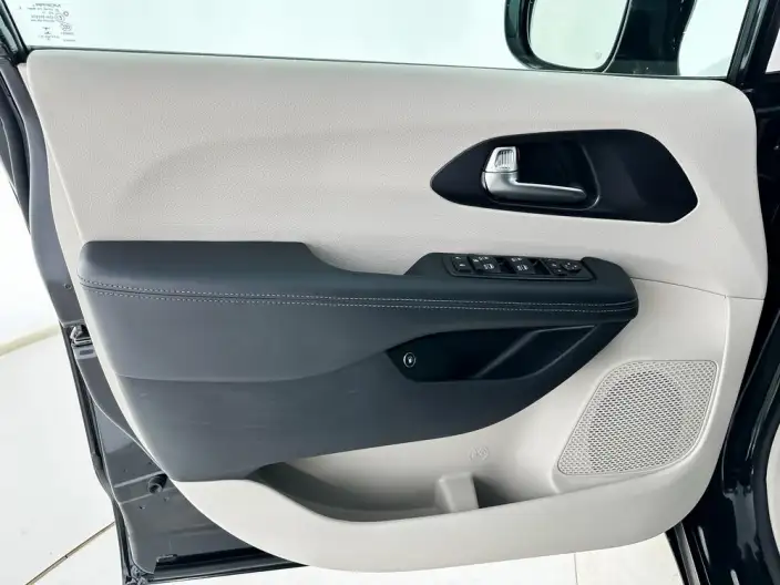 Grand Voyager PHEV import 2019 Model 3.6L Plug-in hybrid version – фото 7