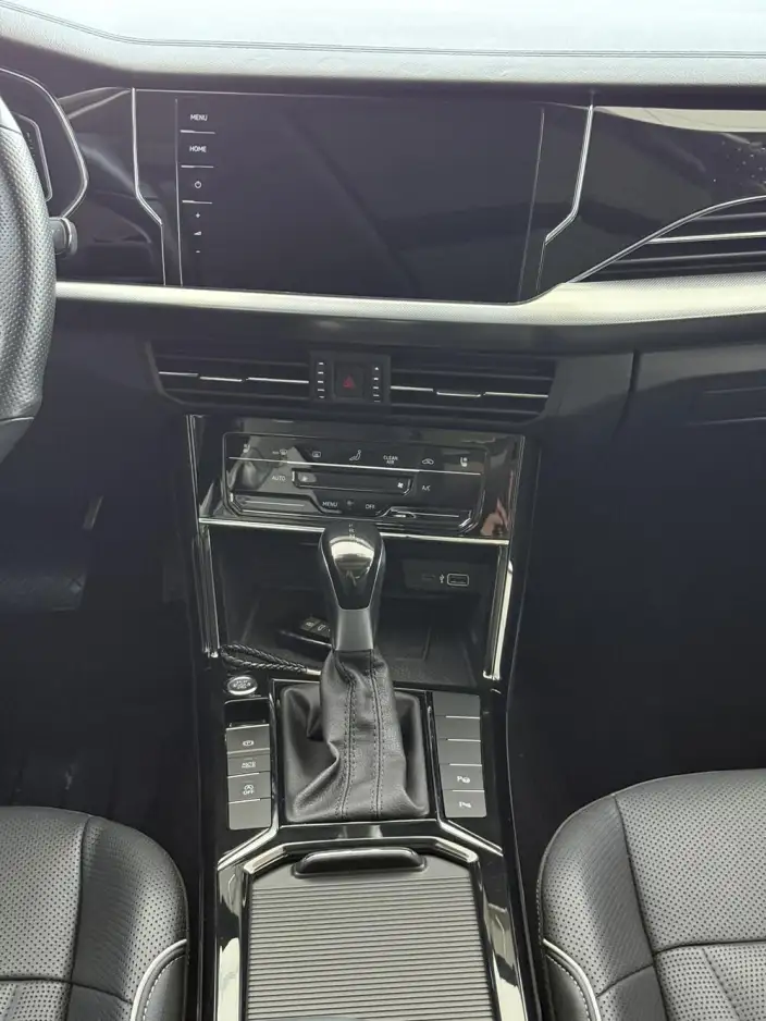 Volkswagen Passat 2022 Model 330TSI Deluxe Edition – фото 7