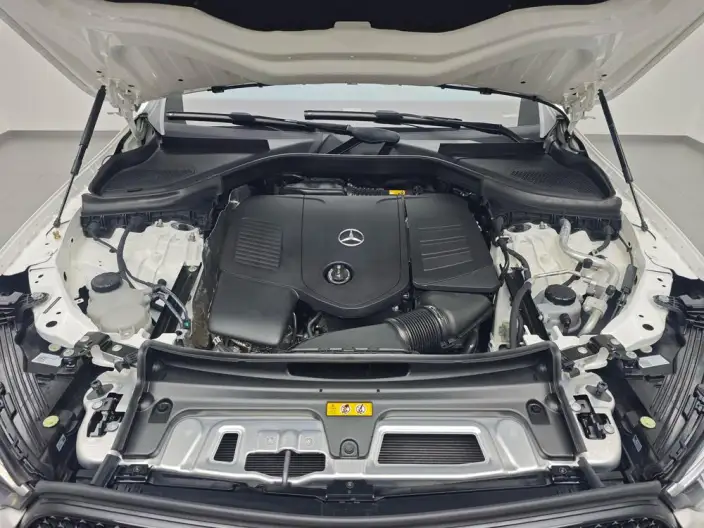 Mercedes-Benz GLC 2024 Model GLC 260 L 4MATIC Luxury Model 5 seat – фото 10
