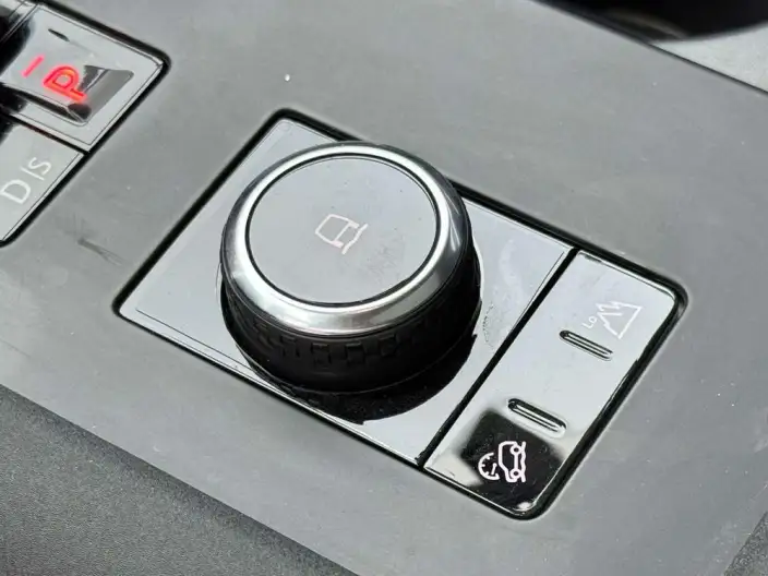 Land Rover Discovery 2023 Model 360PS R-Dynamic SE – фото 4