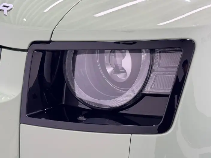 Land Rover Defender 2023 Model 110 3.0T P400 75th Anniversary Special Edition – фото 9