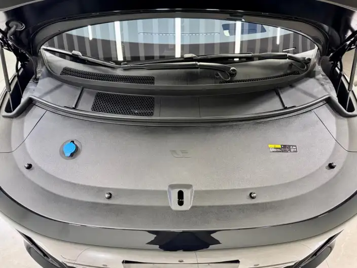 Li Auto i8 2025 Model Standard Edition – фото 9