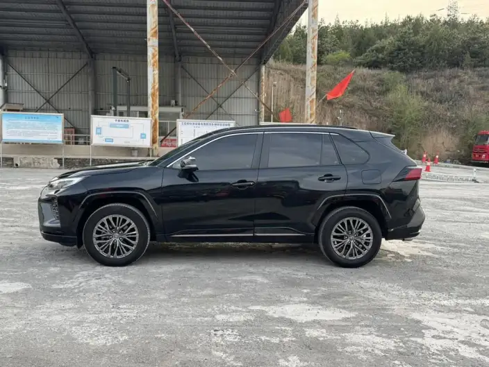 Toyota Wildlander 2024 Model 2.0L 2WD Luxury PLUS Edition – фото 4