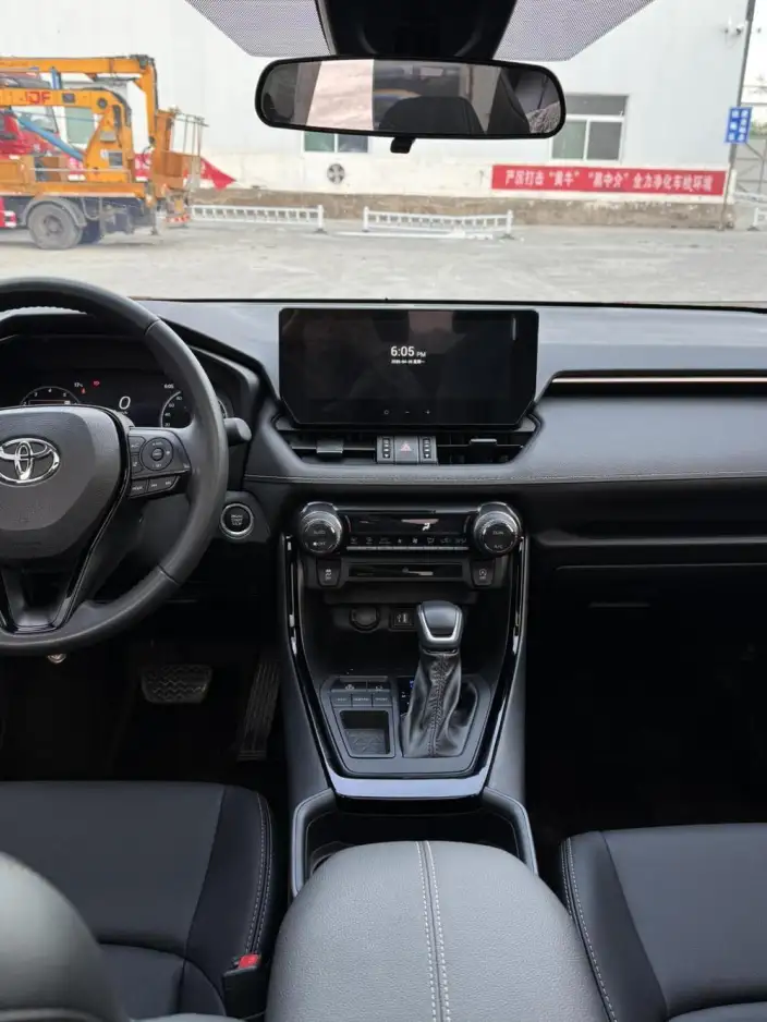 Toyota Wildlander 2024 Model 2.0L 2WD Luxury PLUS Edition – фото 10