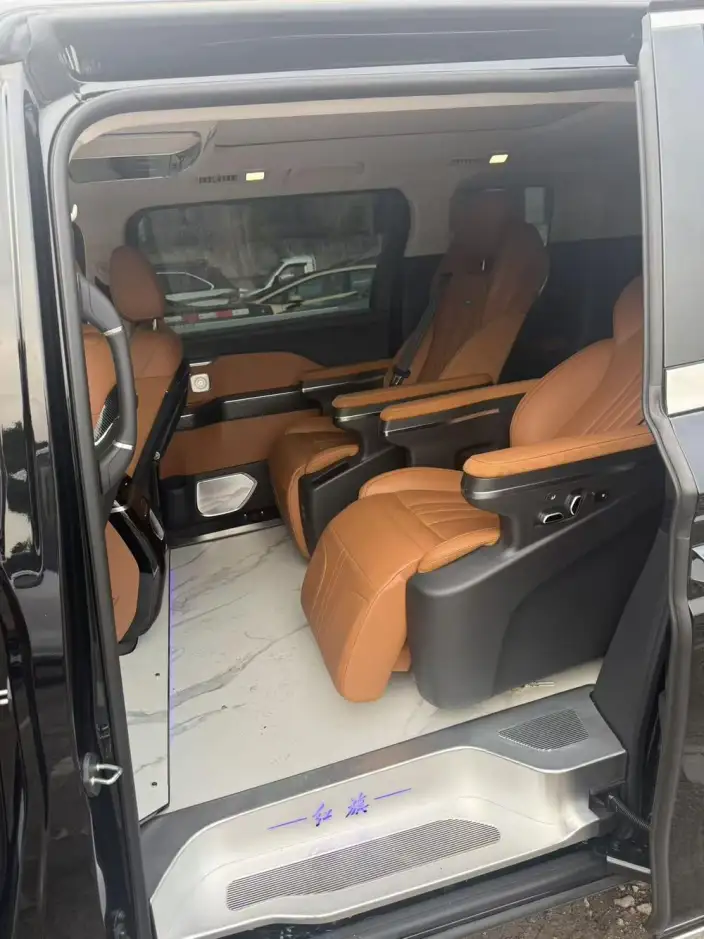 HONGQI HQ9 PHEV 2024 Model 4WD Business Edition – фото 9