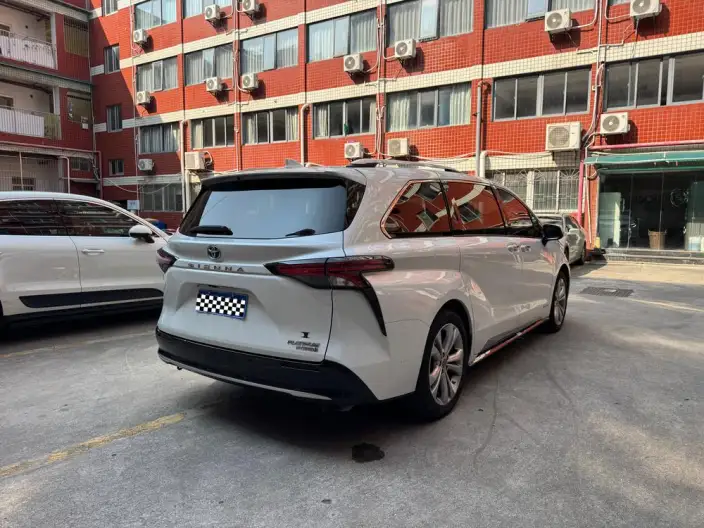 Toyota Sienna 2023 Model Hybrid 2.5L Platinum edition – фото 6