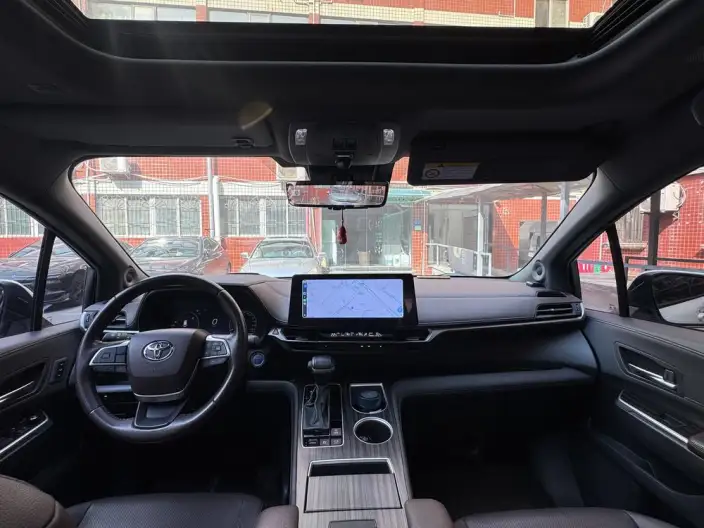 Toyota Sienna 2023 Model Hybrid 2.5L Platinum edition – фото 8
