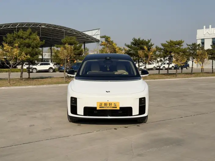 Li Auto i8 2025 Model Standard Edition – фото 2